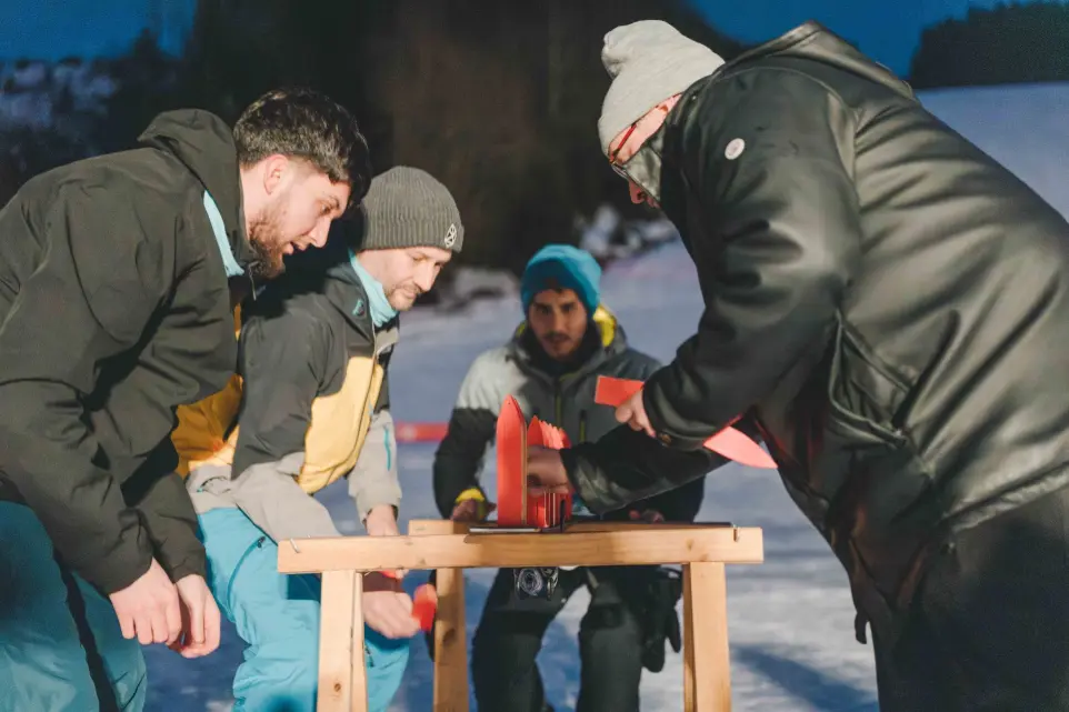 Olympiade bronzée font du ski domino ski